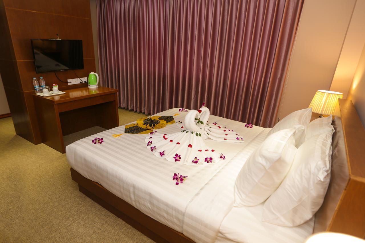 Grand Garden Hotel Yangon Esterno foto